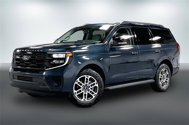 New 2026 Ford Expedition Active image 2