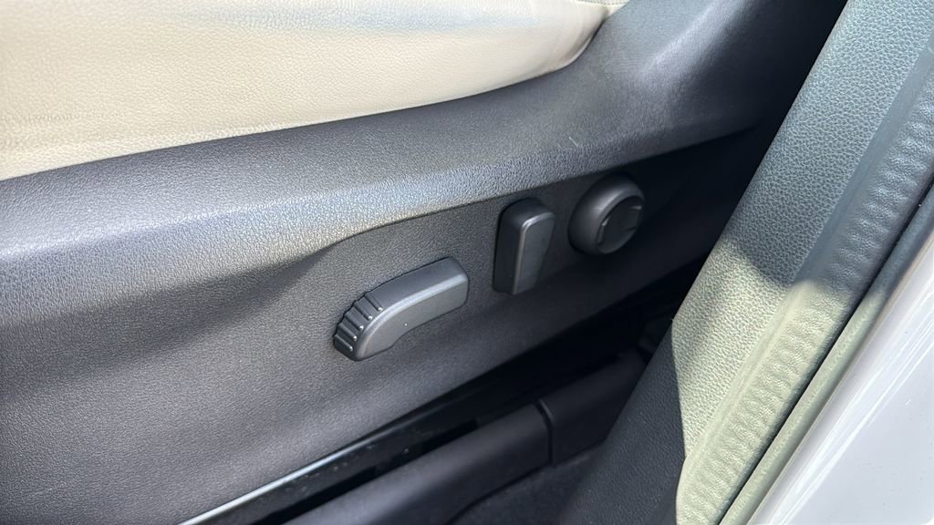 Used 2019 Subaru Ascent Limited image 13