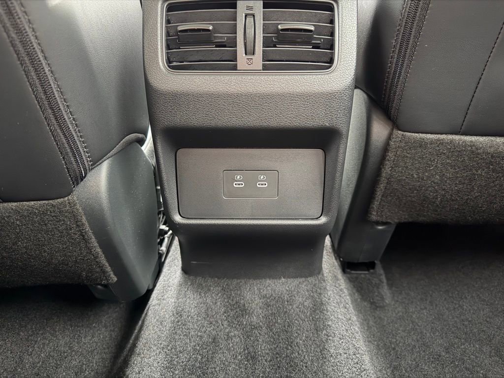 Used 2026 Nissan Rogue SV w/ SV Premium Package image 26