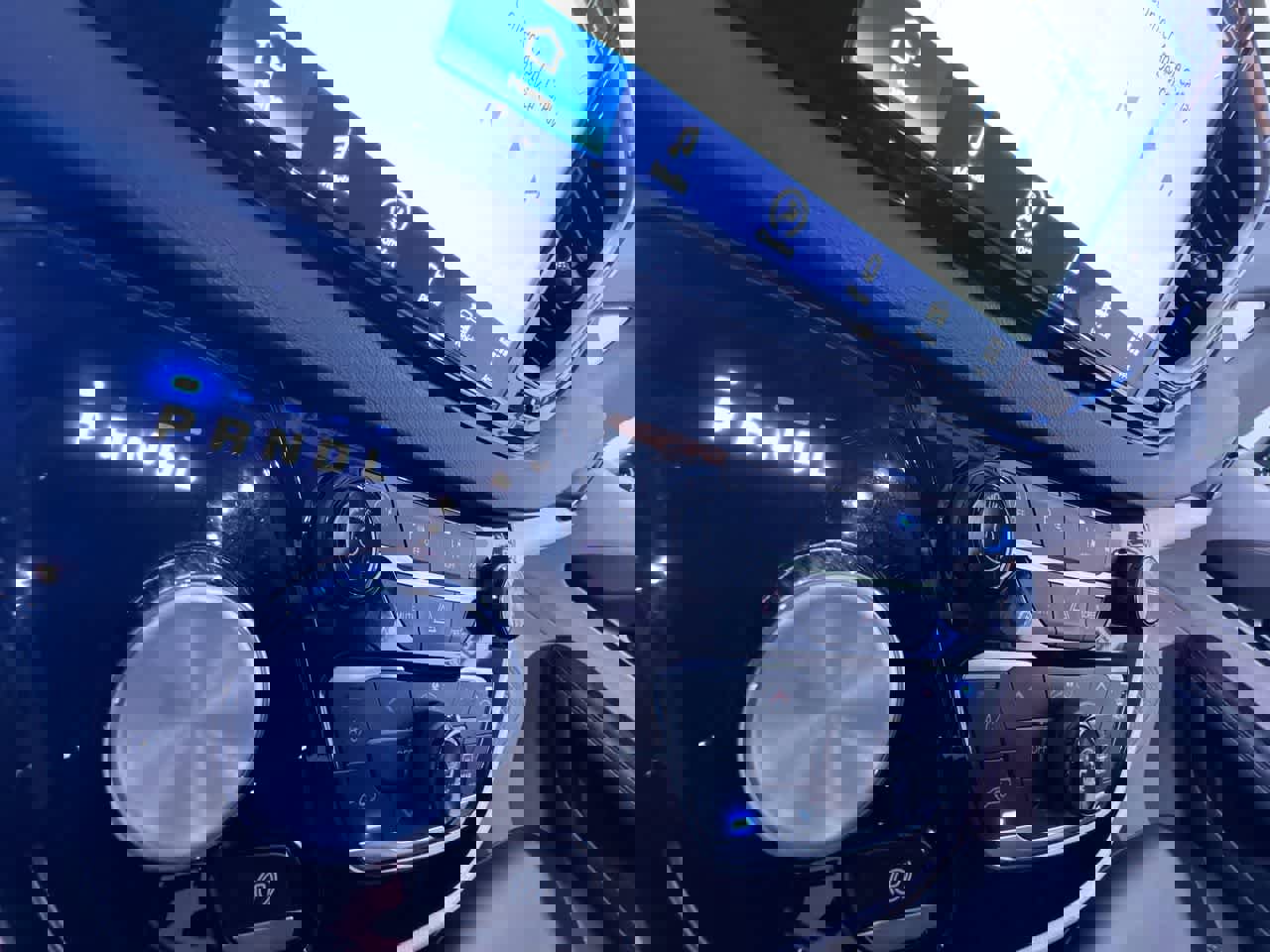 Used 2024 Chrysler Pacifica Touring-L image 30