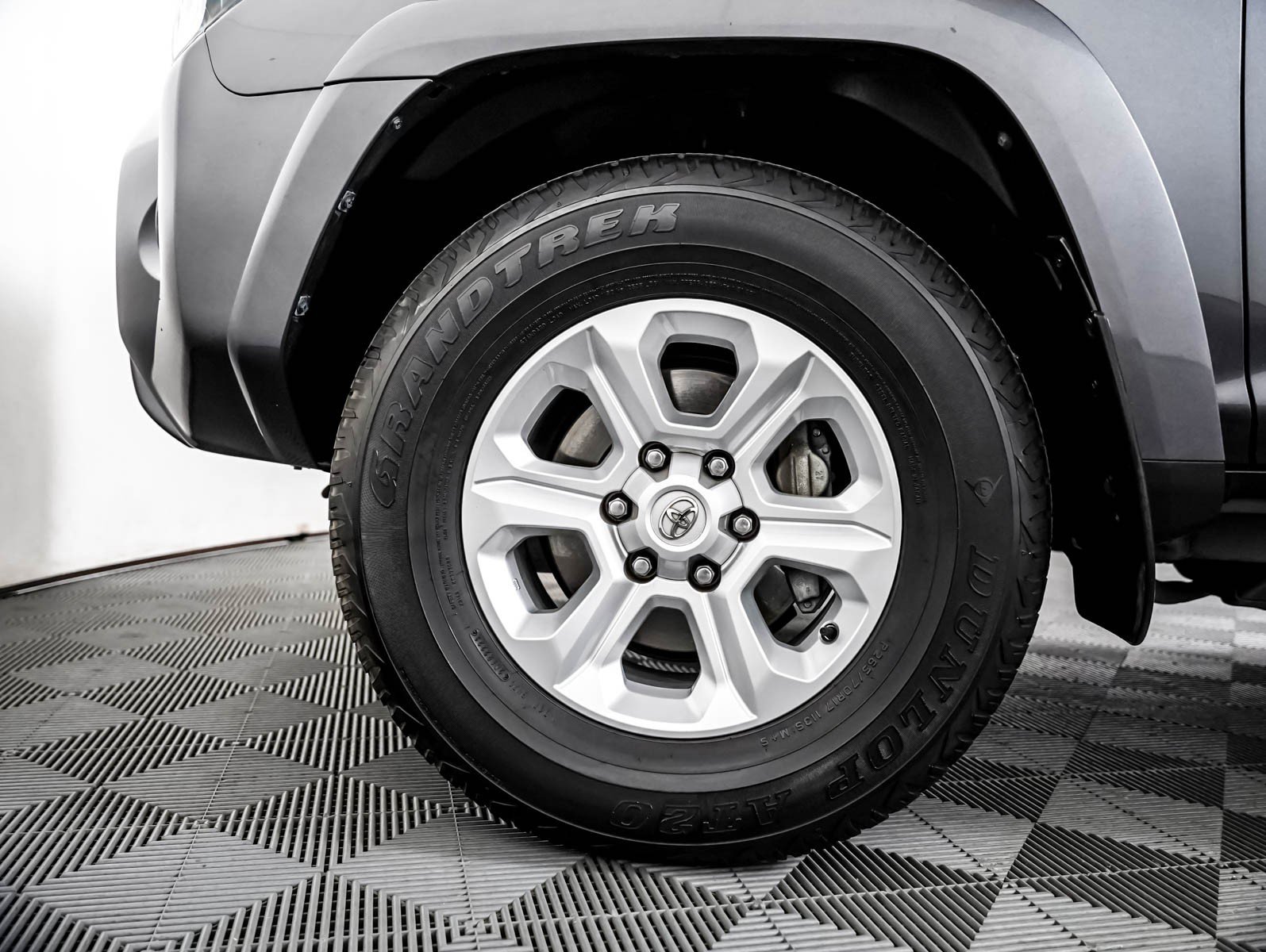 Used 2023 Toyota 4Runner SR5 Premium w/ Moonroof Package RWD image 6