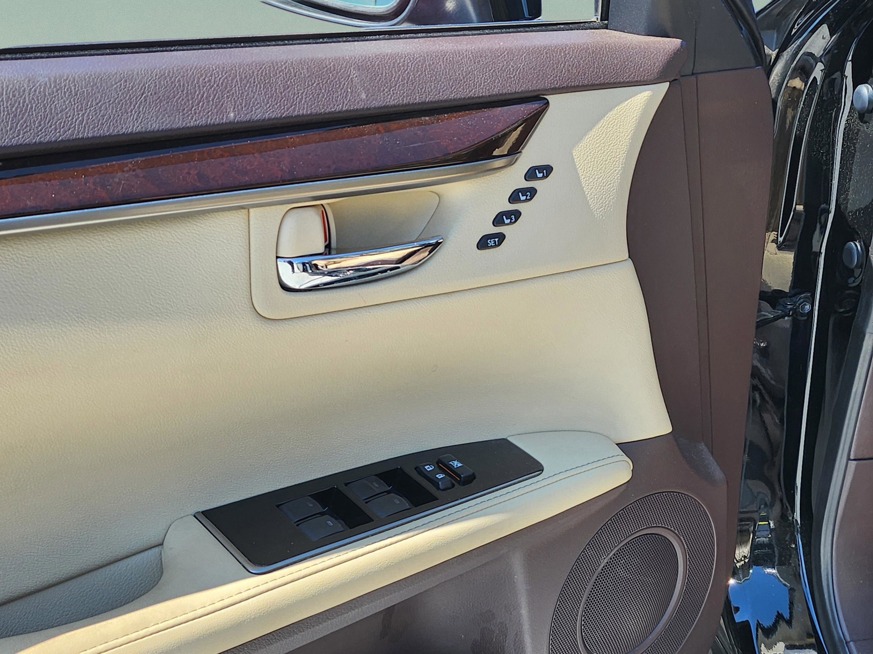 Used 2018 Lexus ES 350 w/ Luxury Package w/Wood Trim FWD image 29