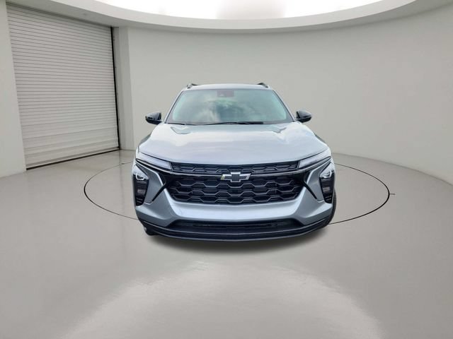 New 2026 Chevrolet Trax LT w/ Driver Confidence Package FWD image 2
