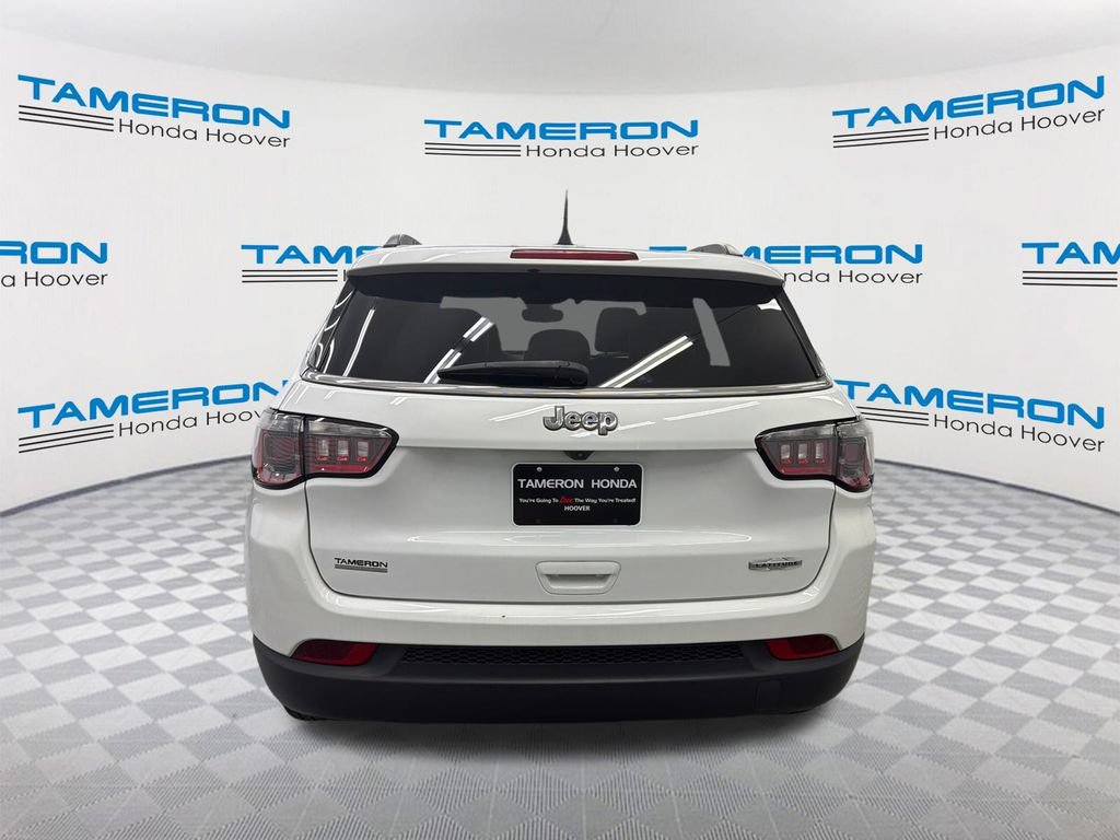 Used 2022 Jeep Compass Latitude FWD image 4