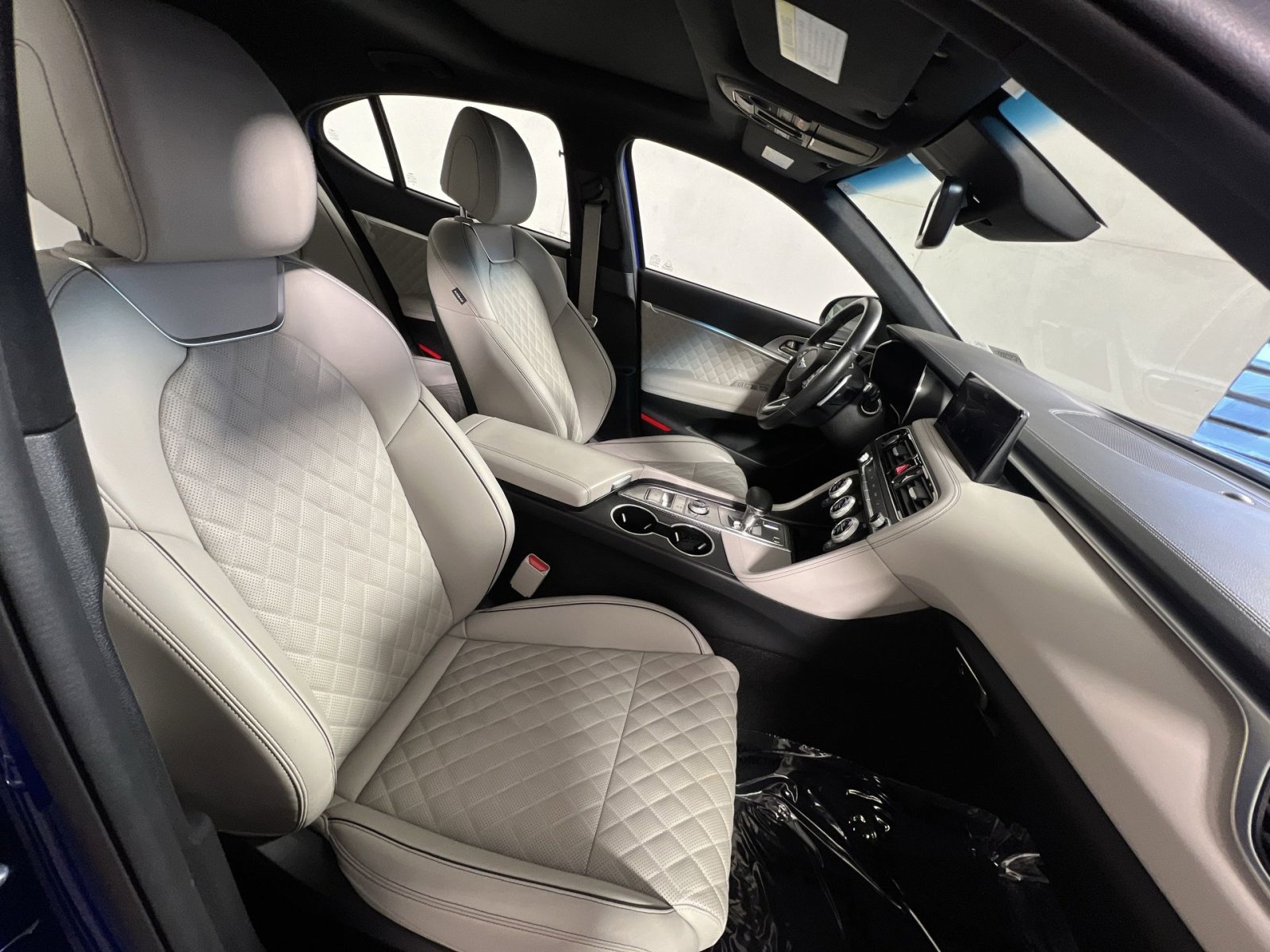 Used 2023 Genesis G70 3.3T w/ Sport Prestige Package image 25