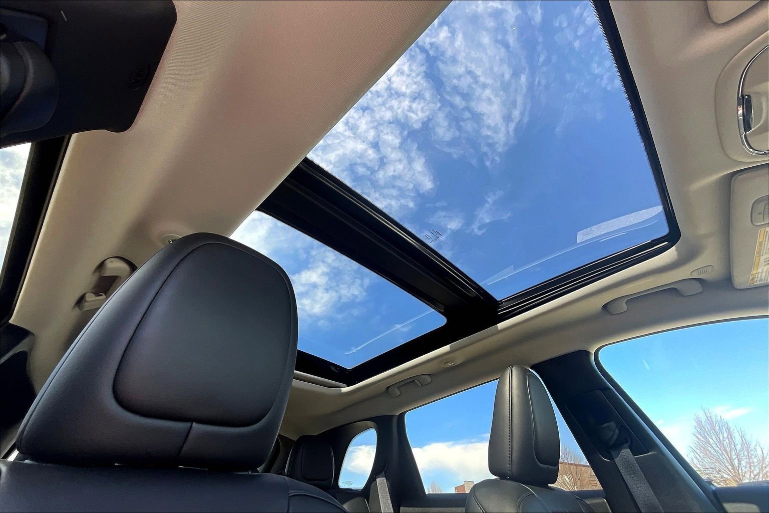 Used 2022 Jeep Cherokee Trailhawk w/ Sun, Sound & Nav Group image 20