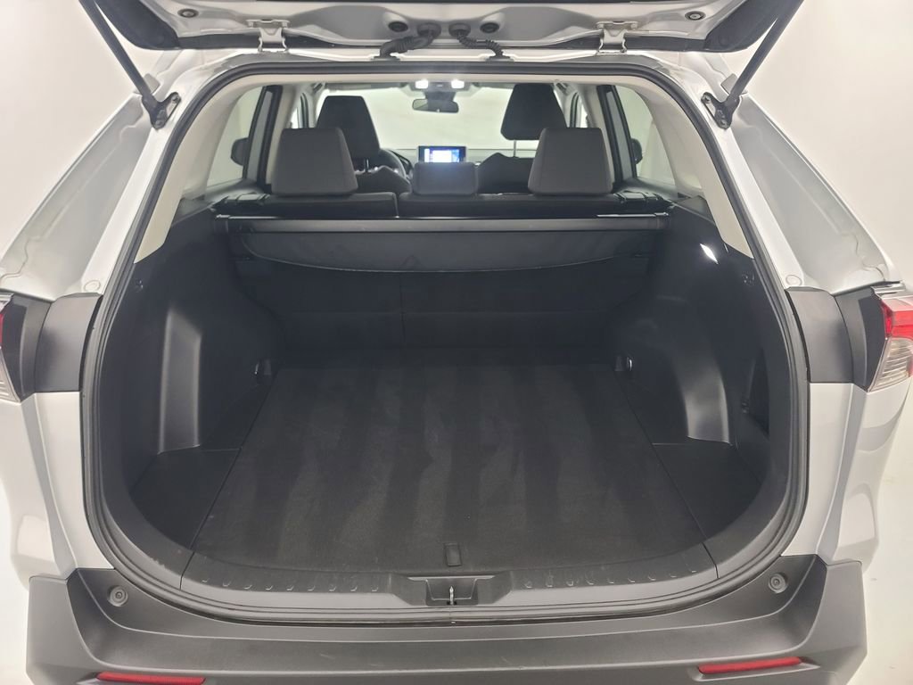 Used 2025 Toyota RAV4 XLE image 36