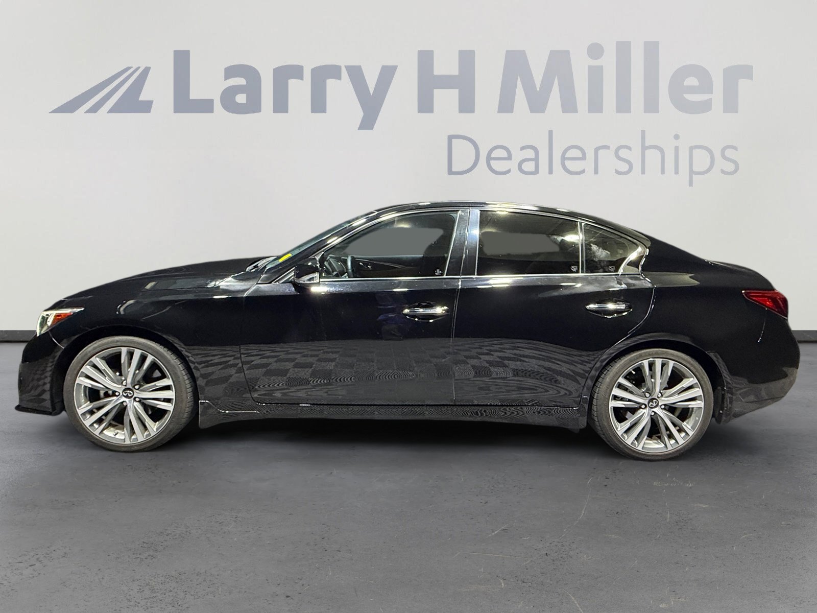 Used 2023 INFINITI Q50 Sensory RWD image 2