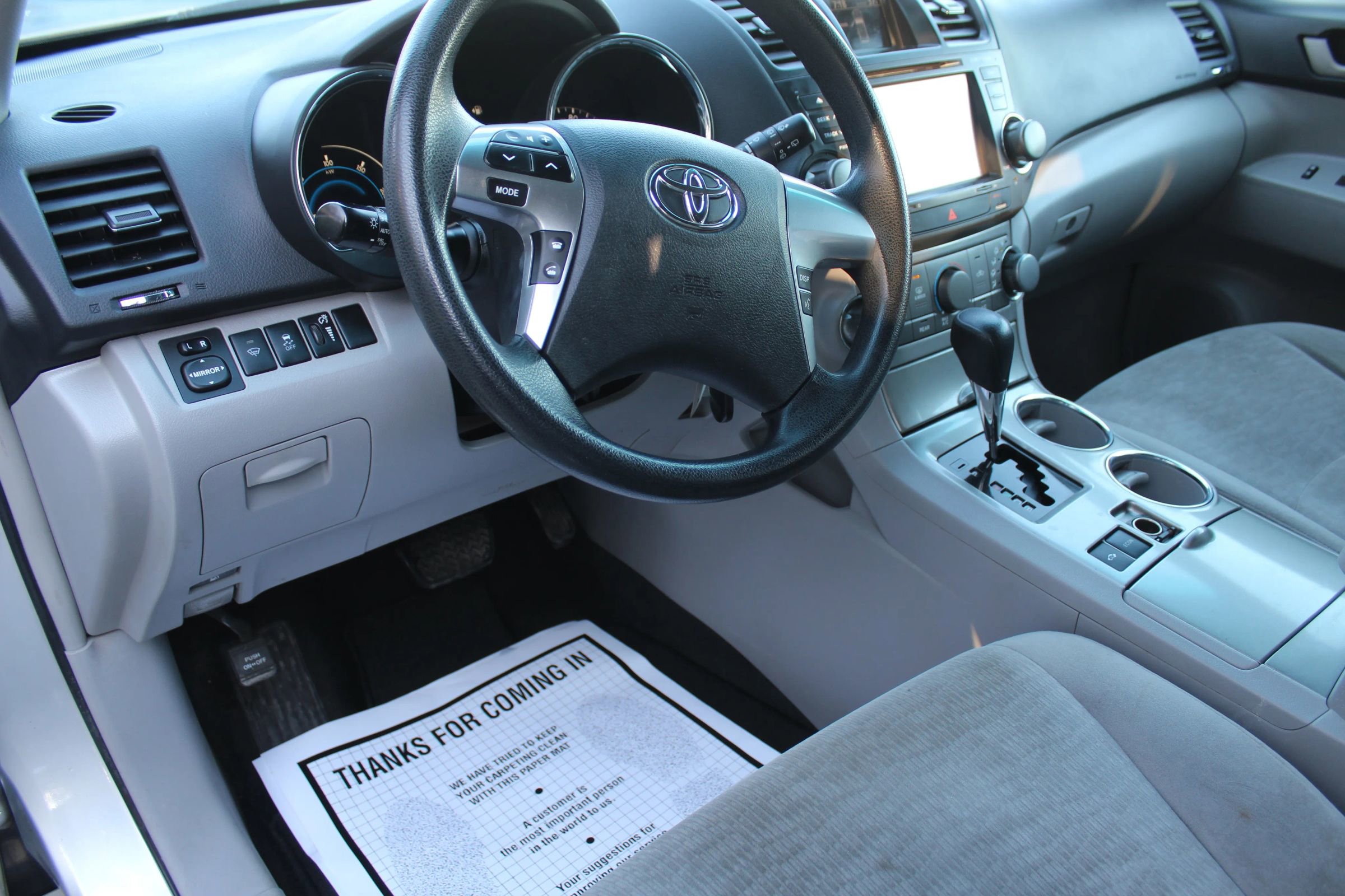 Used 2011 Toyota Highlander Hybrid w/ Cold Weather Pkg image 11