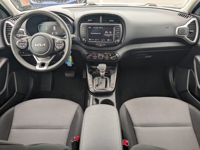 Certified 2025 Kia Soul LX w/ LX Technology Package FWD image 12