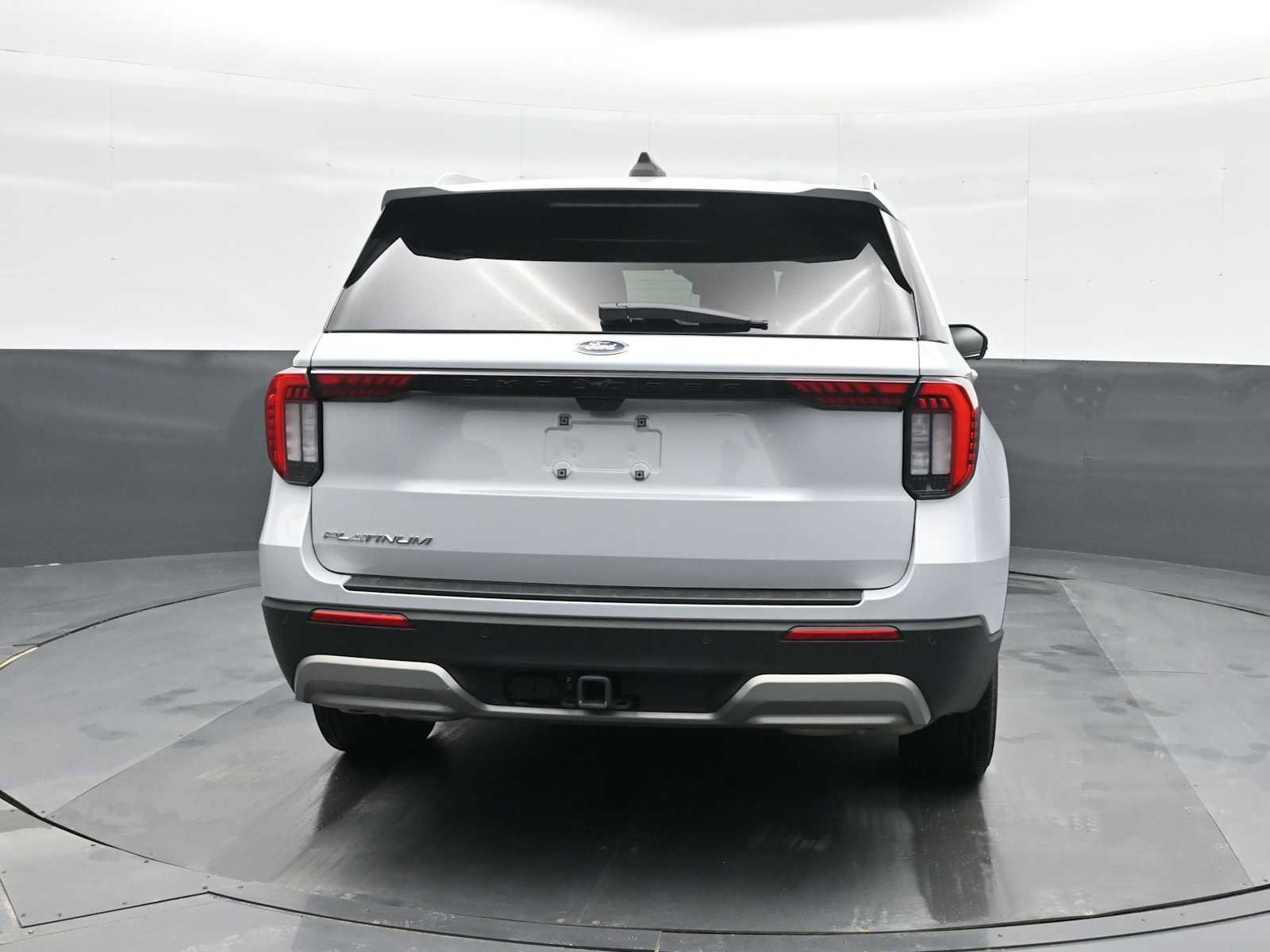 Used 2025 Ford Explorer Platinum image 8