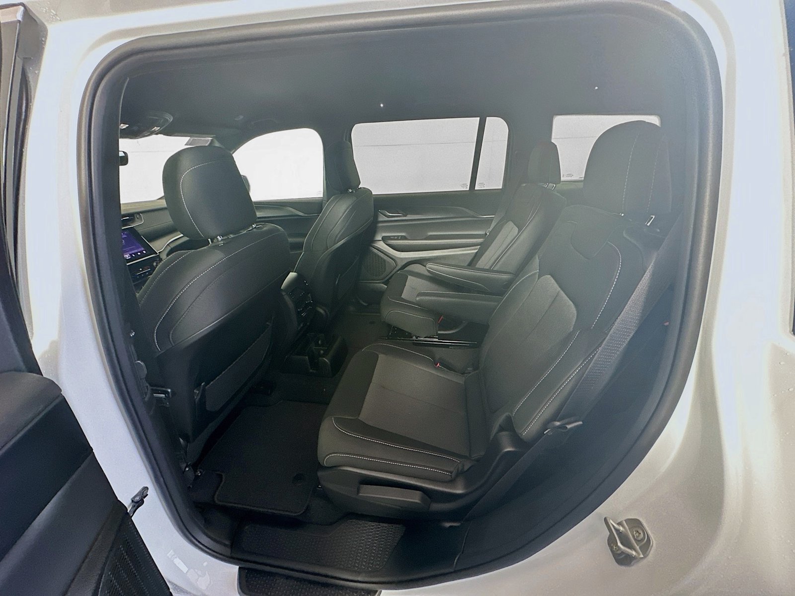 New 2026 Jeep Grand Cherokee L Laredo AWD/4WD image 23
