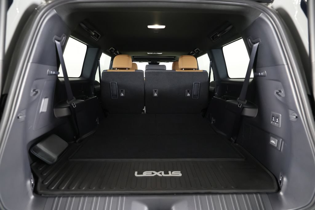 Used 2025 Lexus GX 550 w/ Accessory Package (2T) AWD/4WD image 14