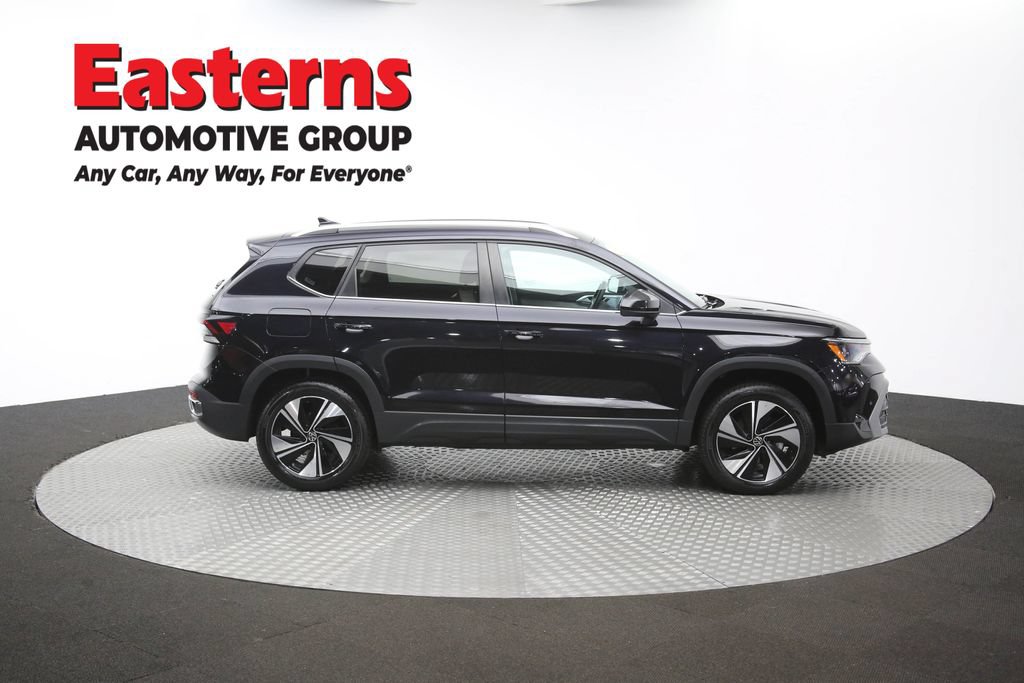 Used 2025 Volkswagen Taos SE AWD/4WD image 45
