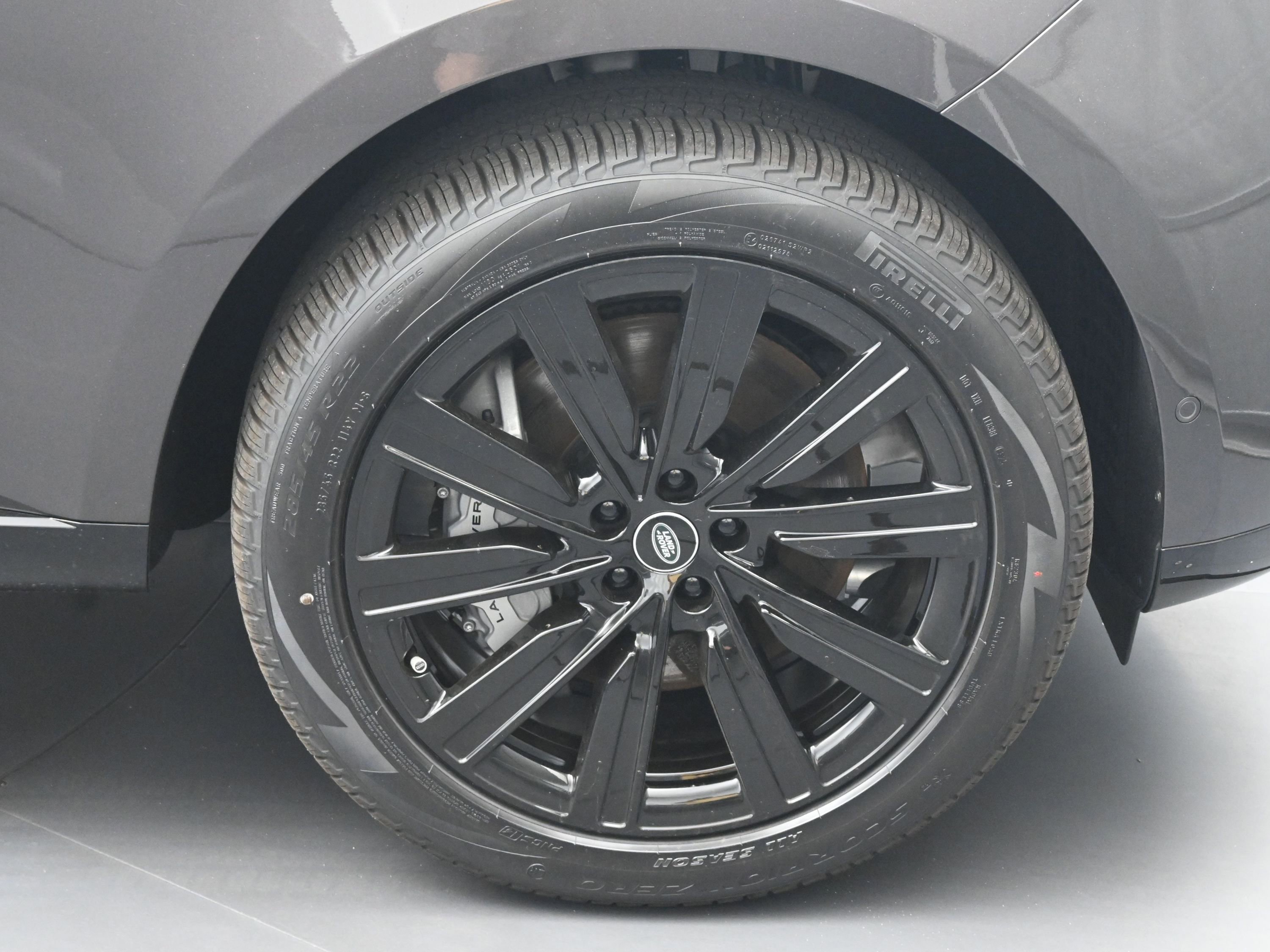 New 2025 Land Rover Range Rover SE image 10