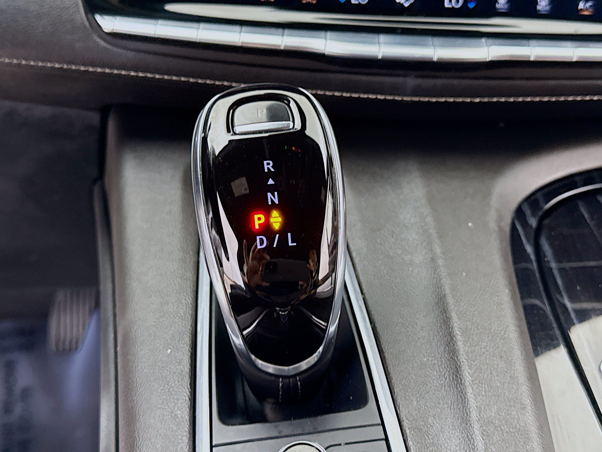 Used 2022 Cadillac Escalade ESV Sport RWD image 19
