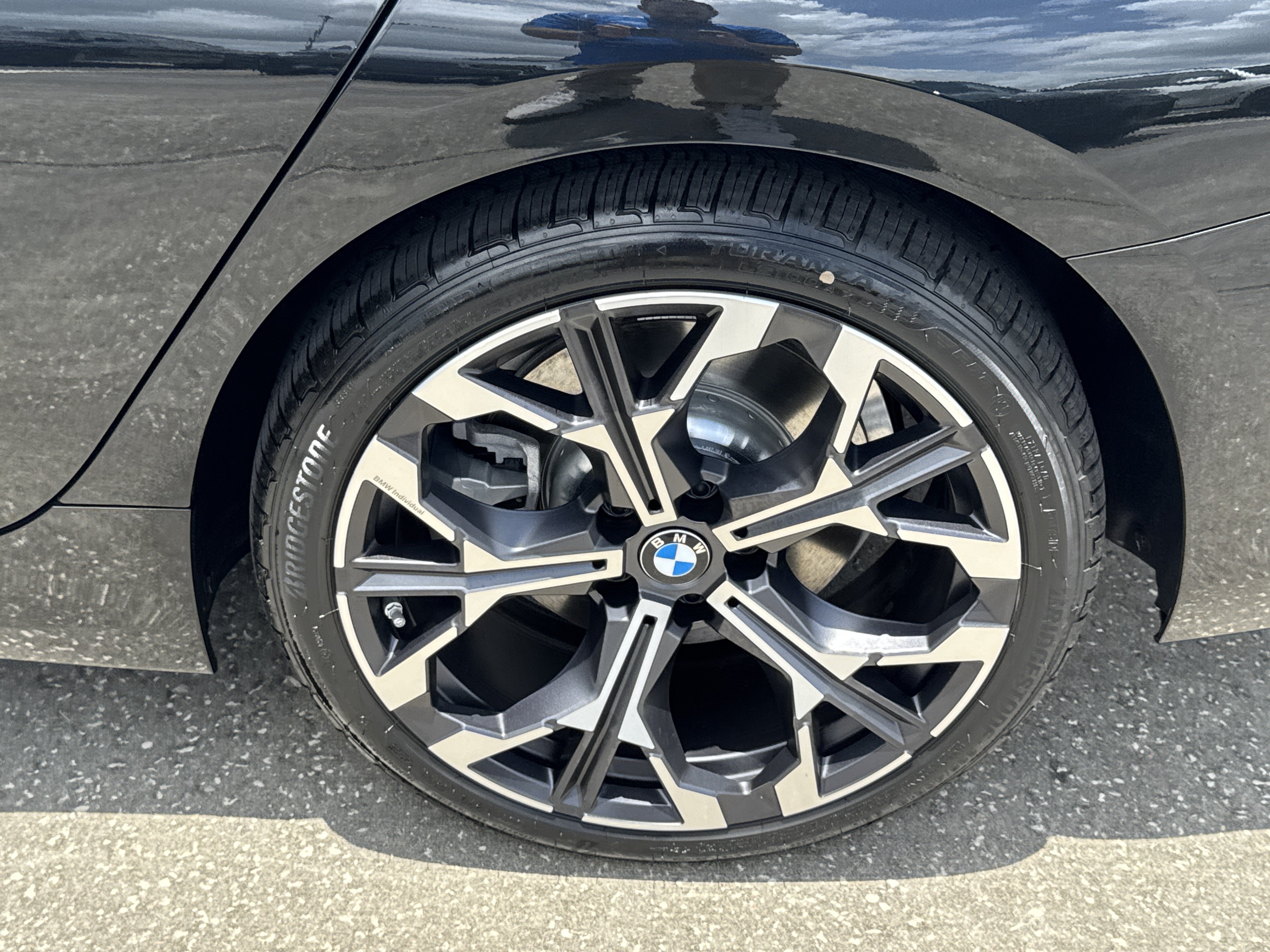 New 2026 BMW 330i Sedan w/ Premium Package RWD image 25