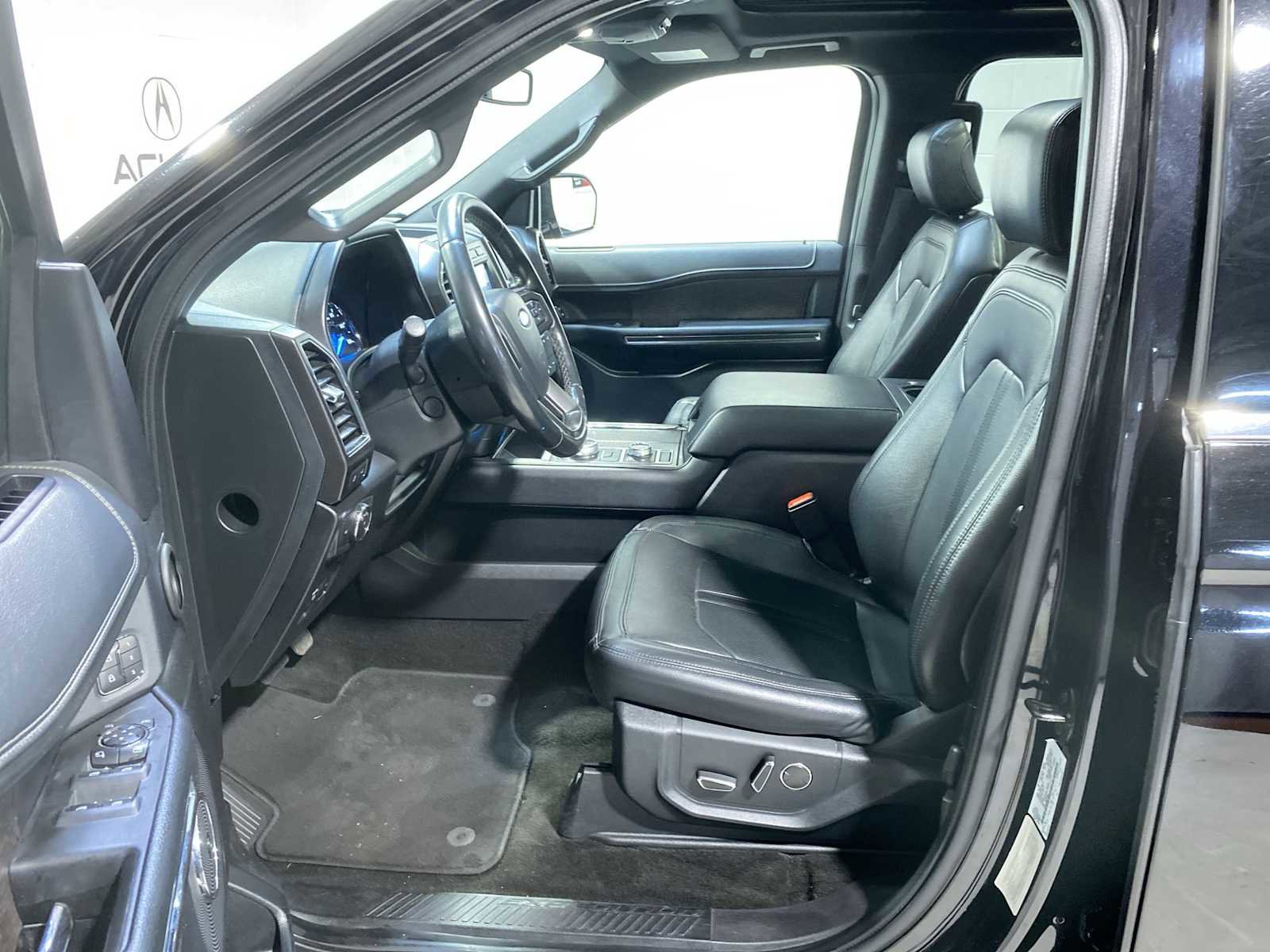 Used 2019 Ford Expedition Limited AWD/4WD image 2