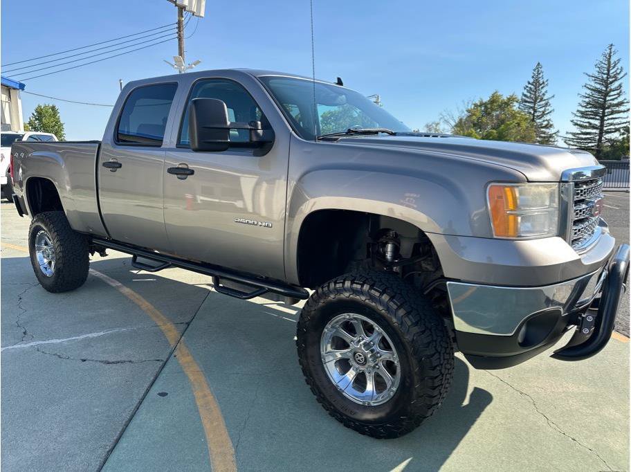 Used 2013 GMC Sierra 2500 SLE w/ SLE Preferred Package AWD/4WD image 7
