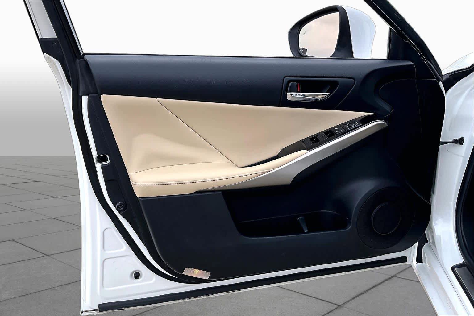 Used 2014 Lexus IS 250 w/ Navigation Package RWD image 19