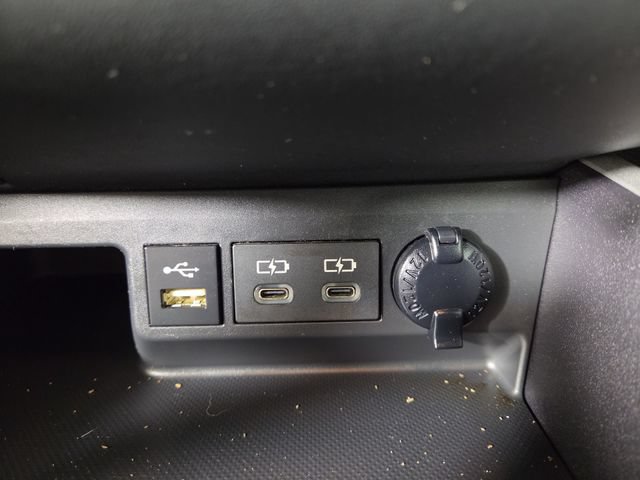 Used 2022 Toyota Highlander XLE FWD image 26