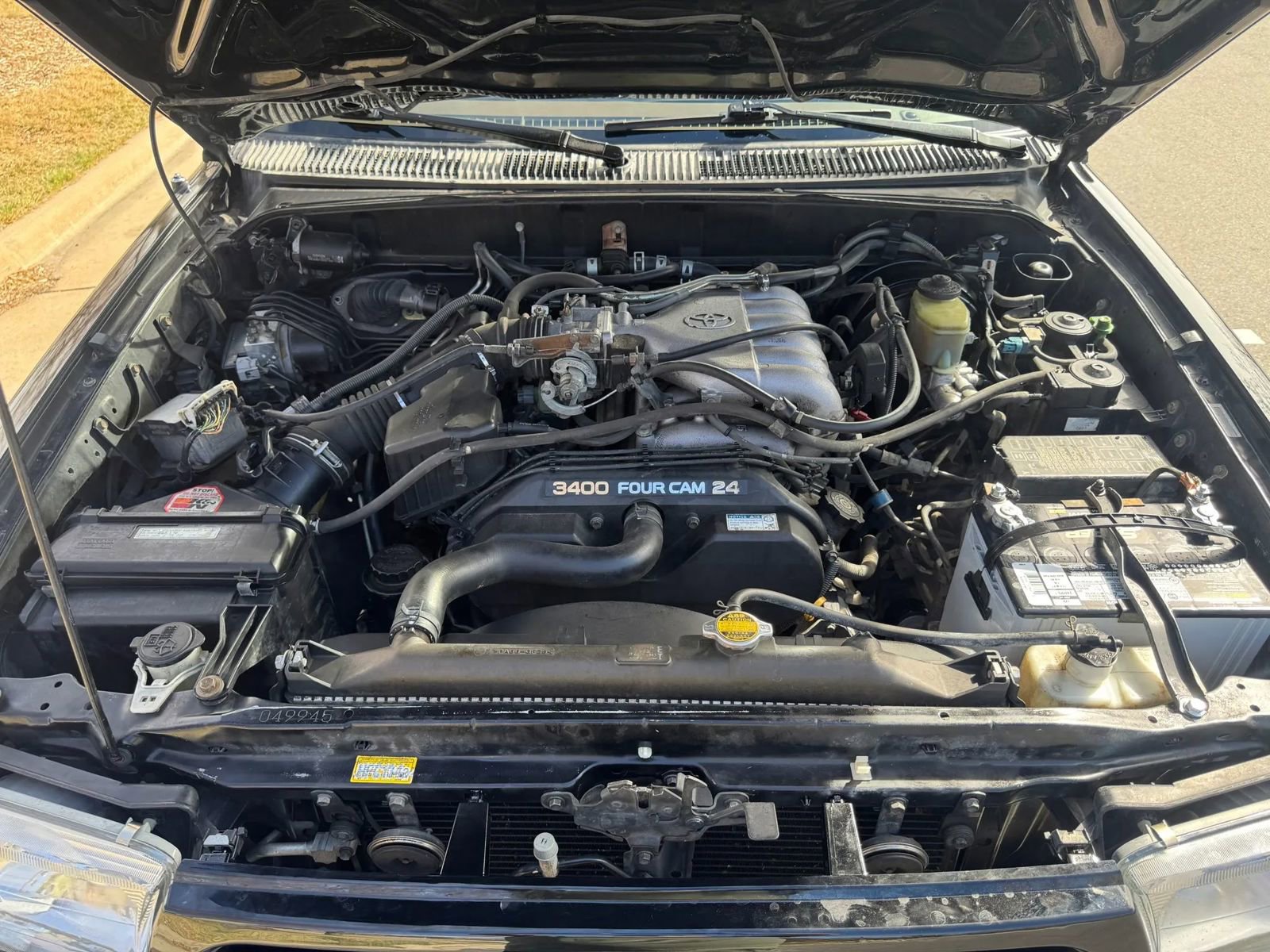 Used 2000 Toyota 4Runner Limited image 27