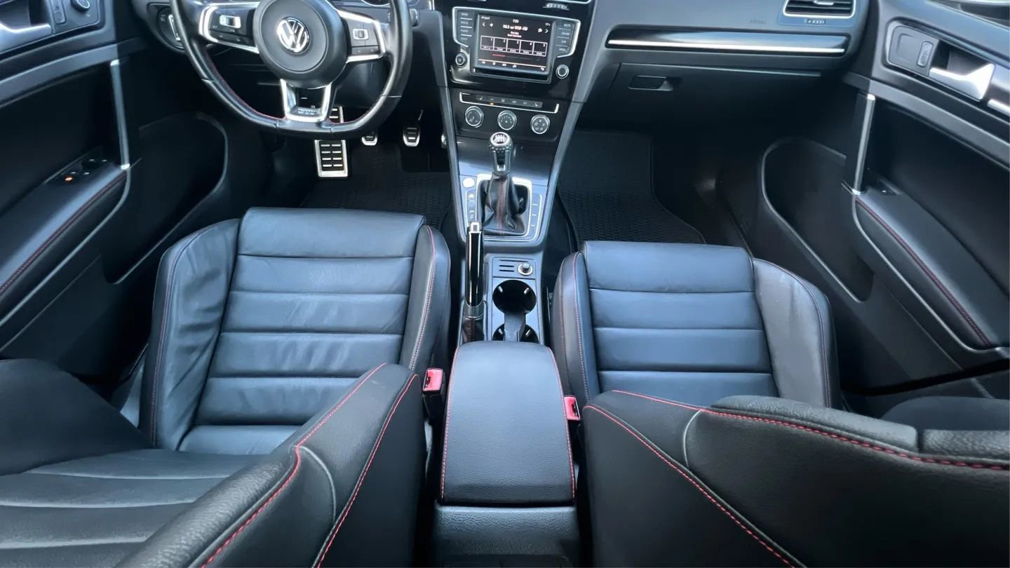 Used 2017 Volkswagen GTI SE FWD image 35