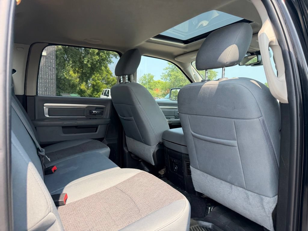 Used 2019 RAM 1500 Classic SLT w/ Black Appearance Group AWD/4WD image 27