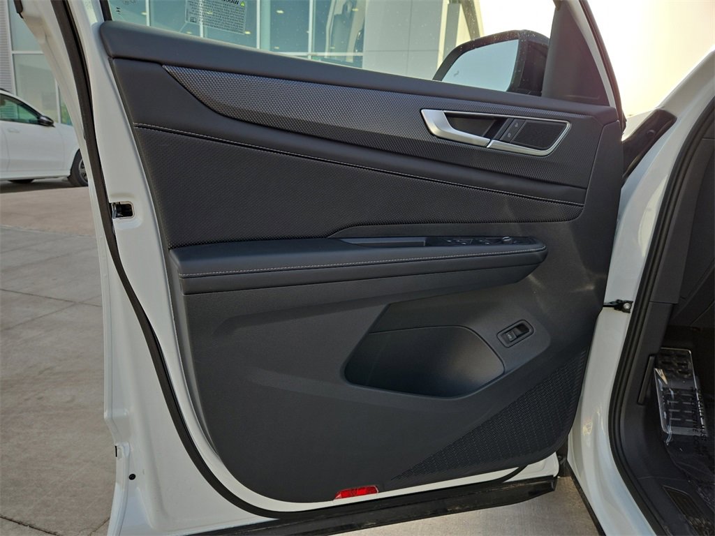 New 2025 Volkswagen Atlas Cross Sport SEL R-Line image 18