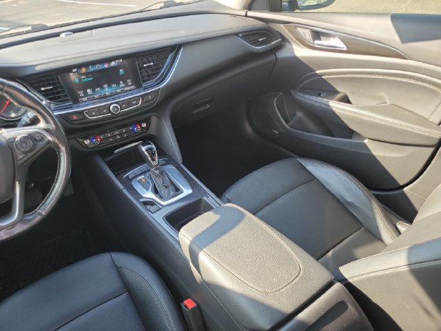Used 2018 Buick Regal Essence w/ Sights and Sounds Package AWD/4WD image 27