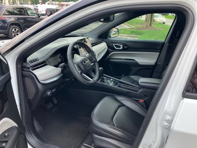Used 2024 Jeep Compass Limited AWD/4WD image 10