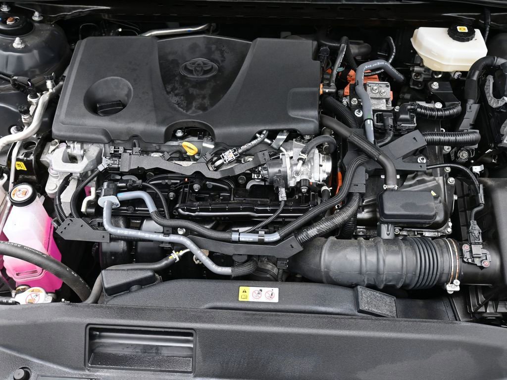 Used 2025 Toyota Camry XSE FWD image 14