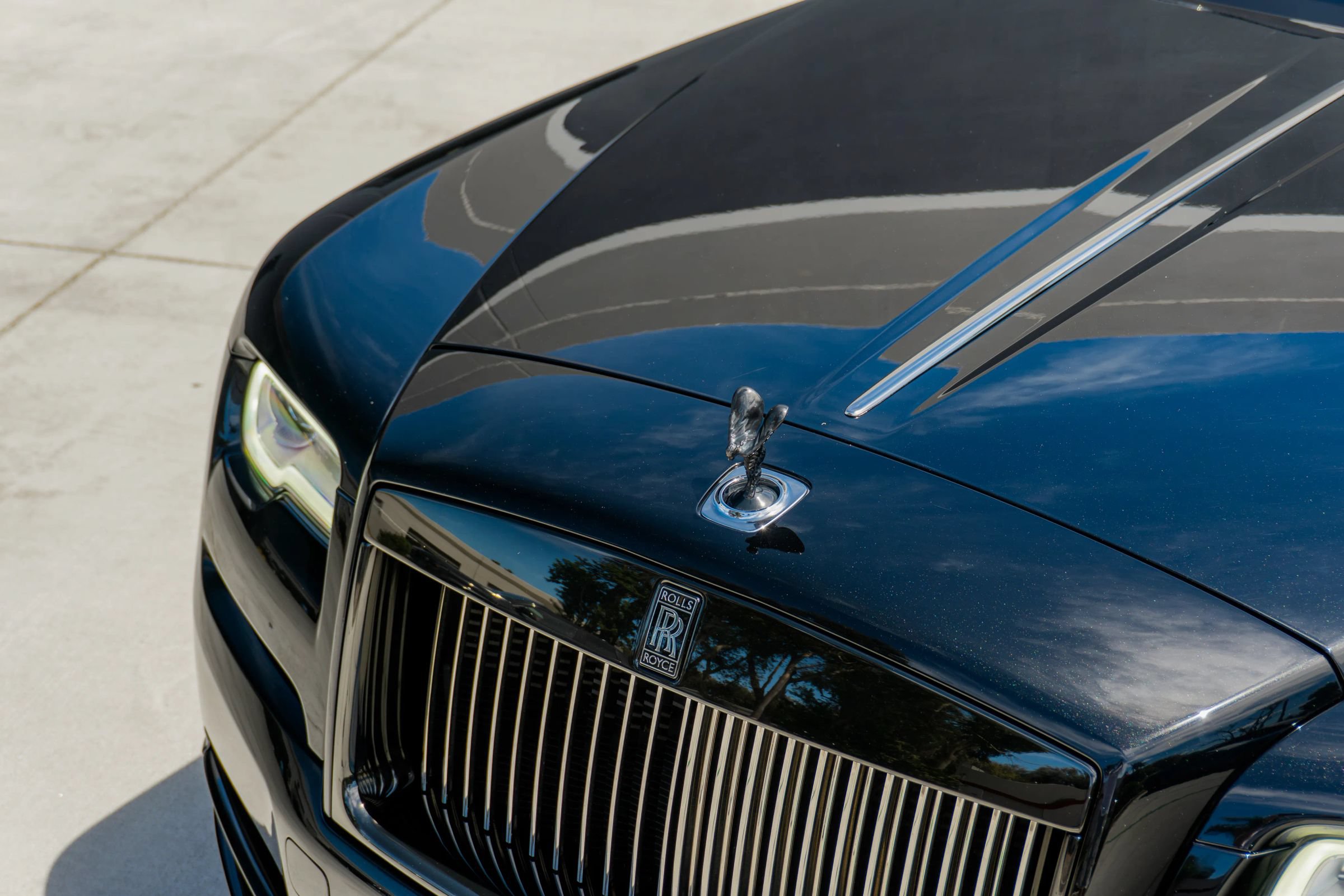 Used 2018 Rolls-Royce Dawn RWD image 24