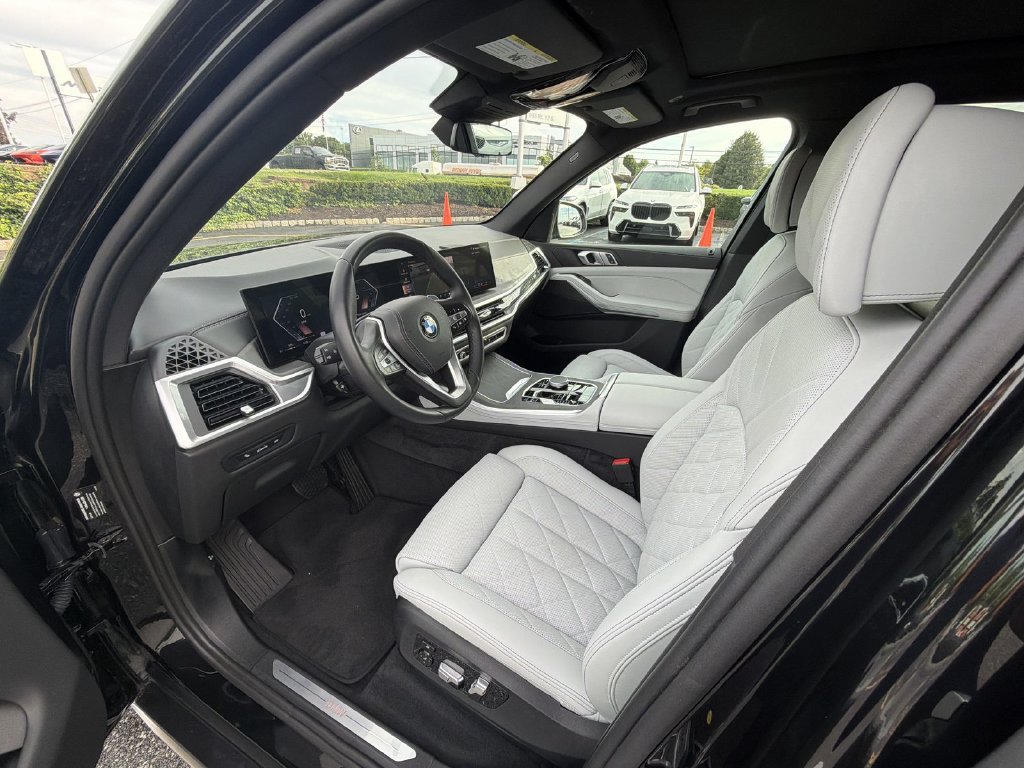 Used 2024 BMW X5 xDrive40i AWD/4WD image 10