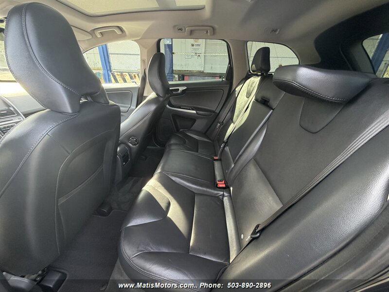 Used 2015 Volvo XC60 T5 Premier w/ Proximity Package FWD image 13