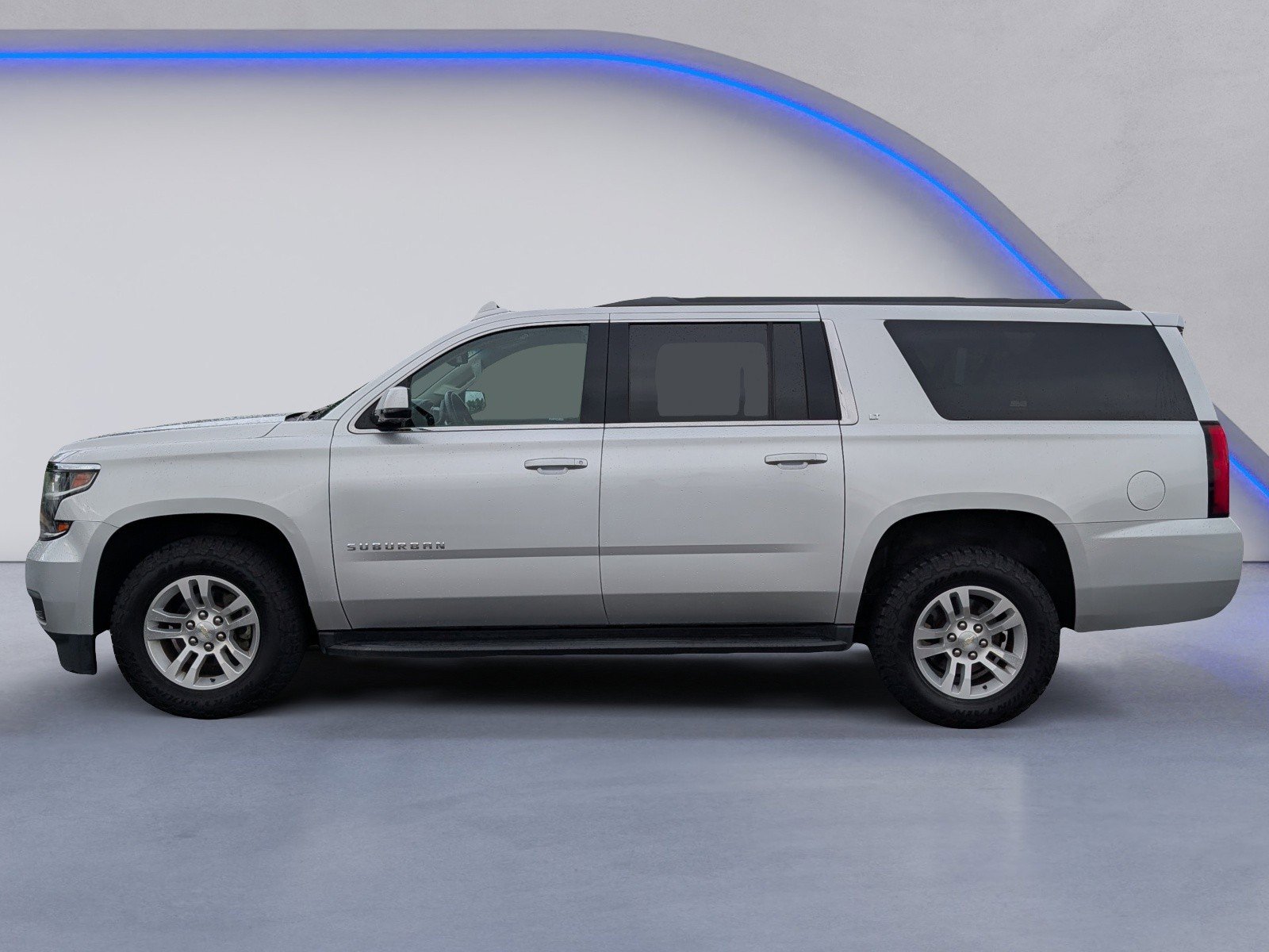 Used 2019 Chevrolet Suburban LT RWD image 8