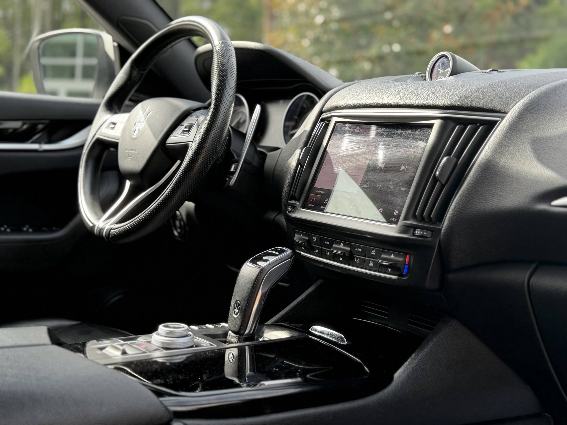 Used 2023 Maserati Levante Modena AWD/4WD image 3
