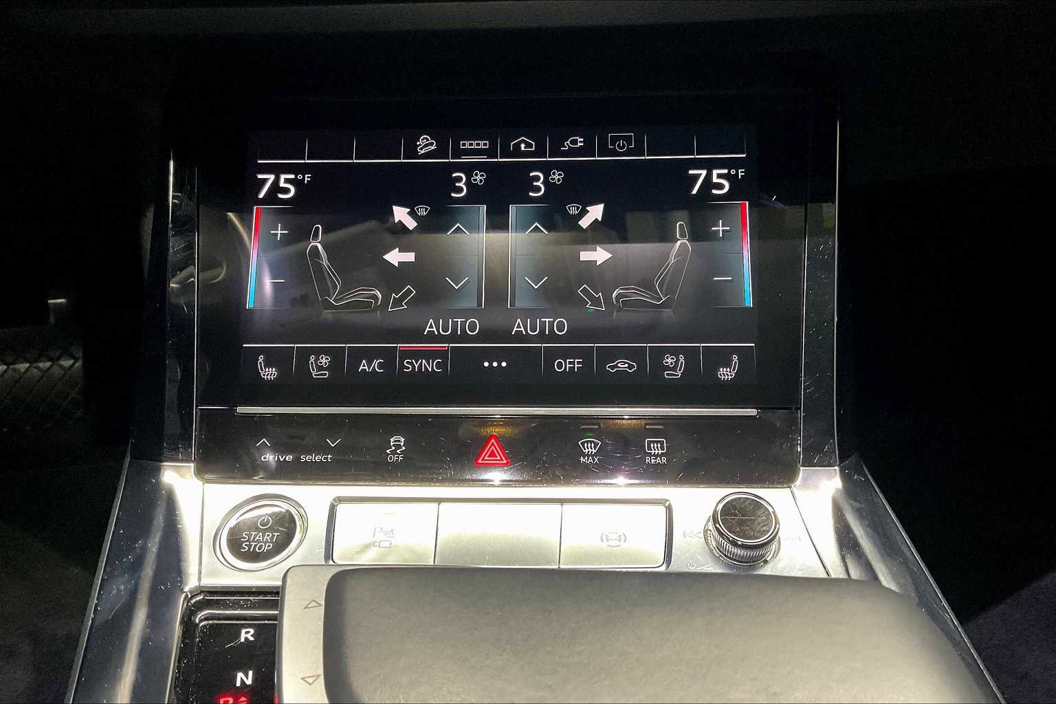 Certified 2022 Audi e-tron Premium Plus w/ Premium Plus Package image 32