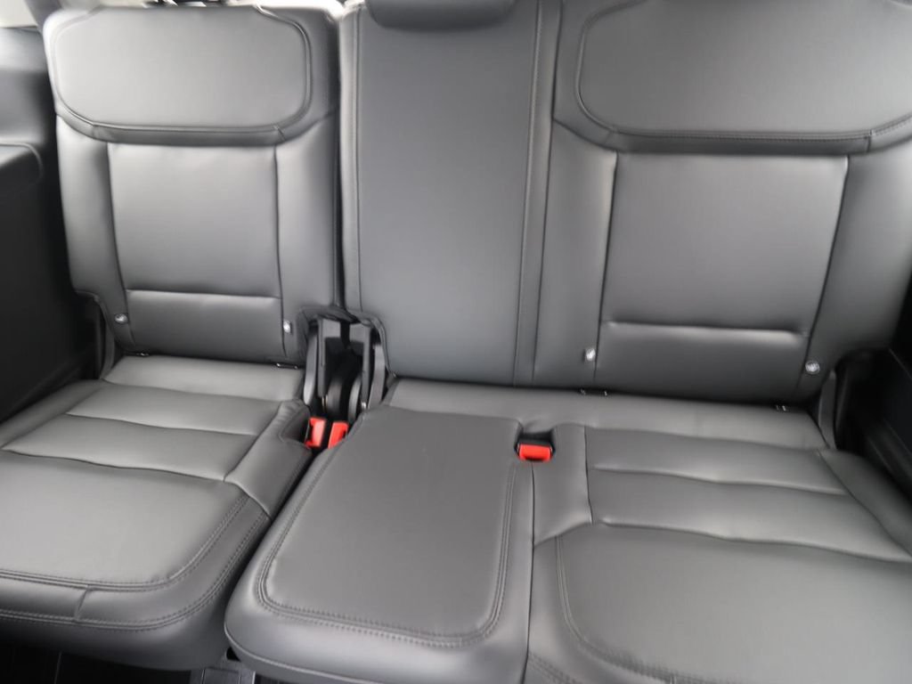 New 2026 Ford Expedition Active RWD image 15