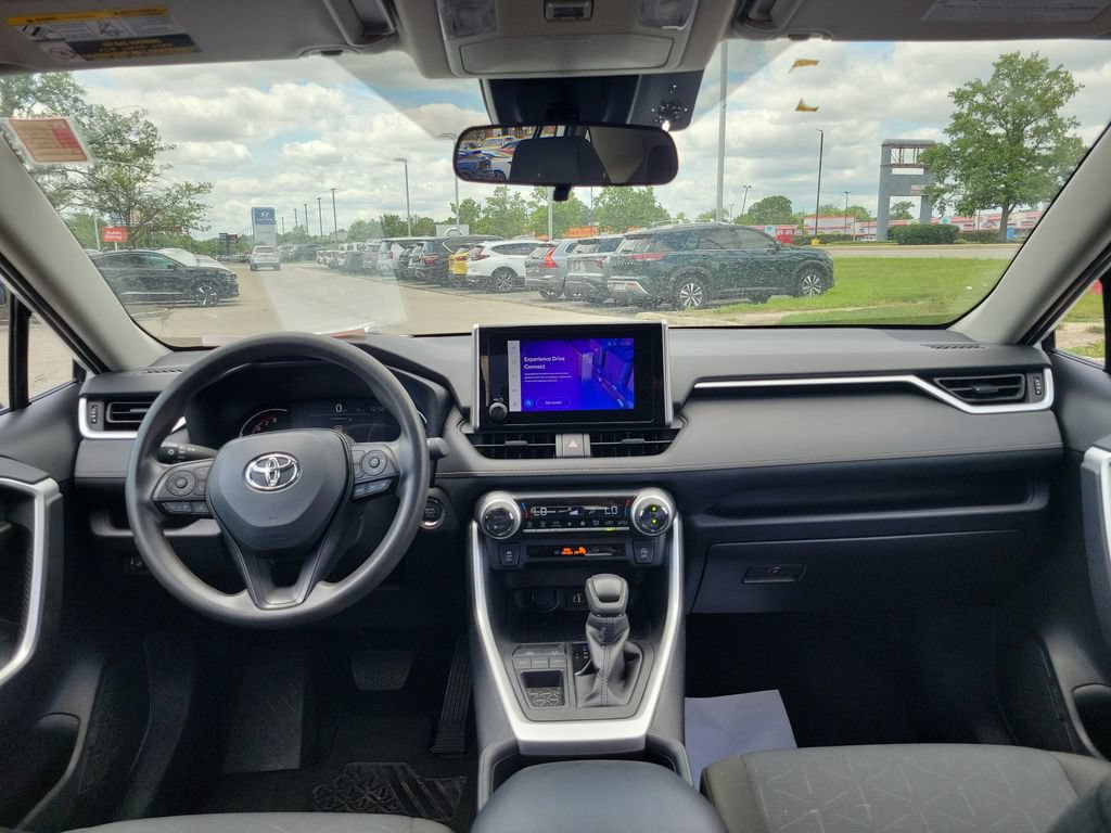 Used 2025 Toyota RAV4 XLE FWD image 6