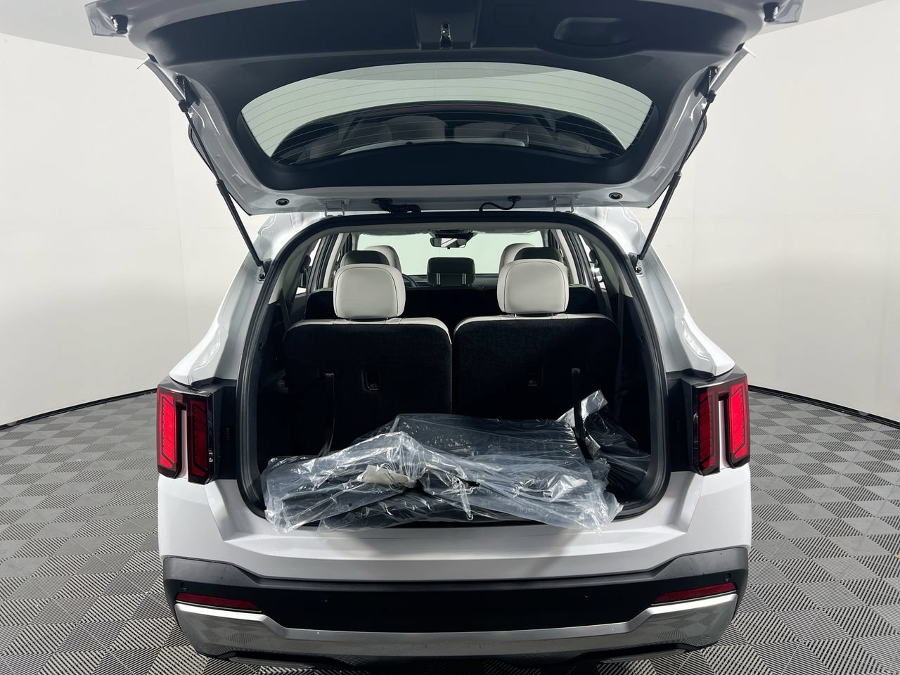 New 2026 Kia Sorento S w/ S Panoramic Sunroof Package FWD image 34