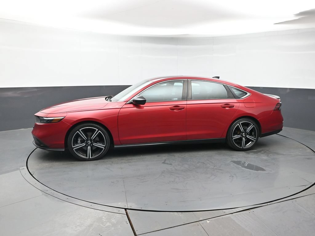 Used 2023 Honda Accord Sport image 2