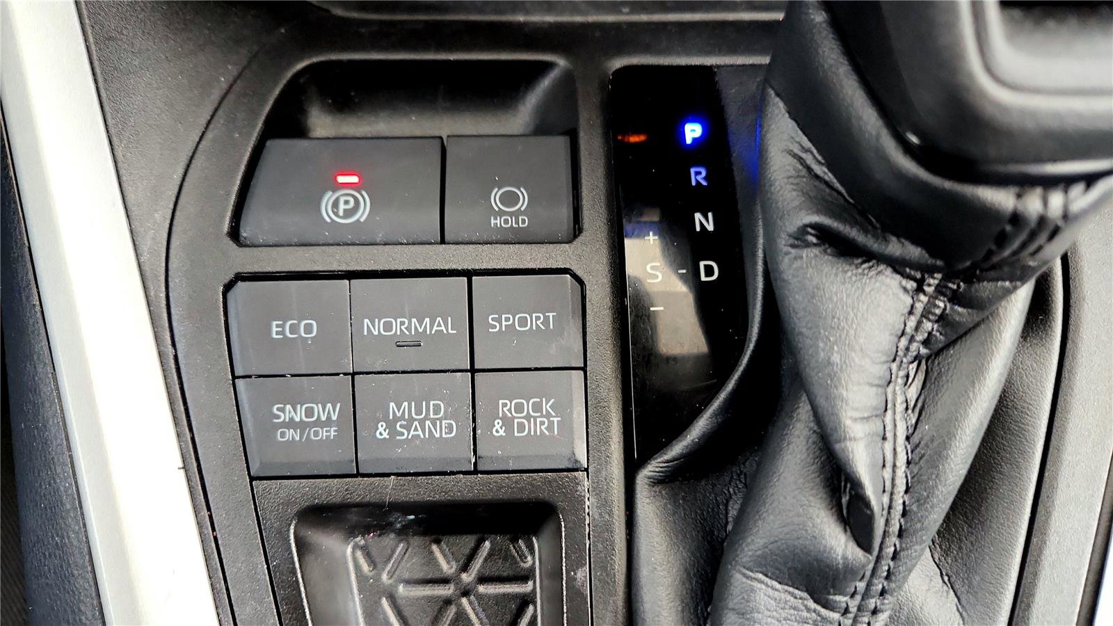 Certified 2023 Toyota RAV4 LE image 33