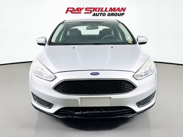 Used 2017 Ford Focus SE FWD image 2