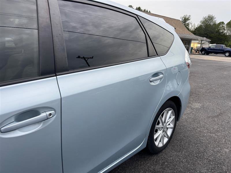 Used 2014 Toyota Prius V Five image 11