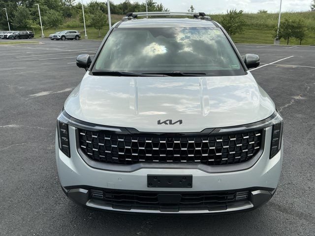 Used 2026 Kia Carnival SX w/ SX Dark Edition Package FWD image 10