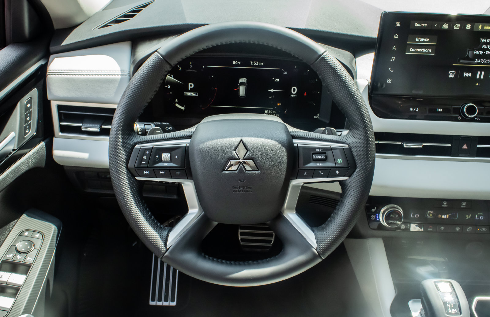 New 2026 Mitsubishi Outlander SEL AWD/4WD image 17