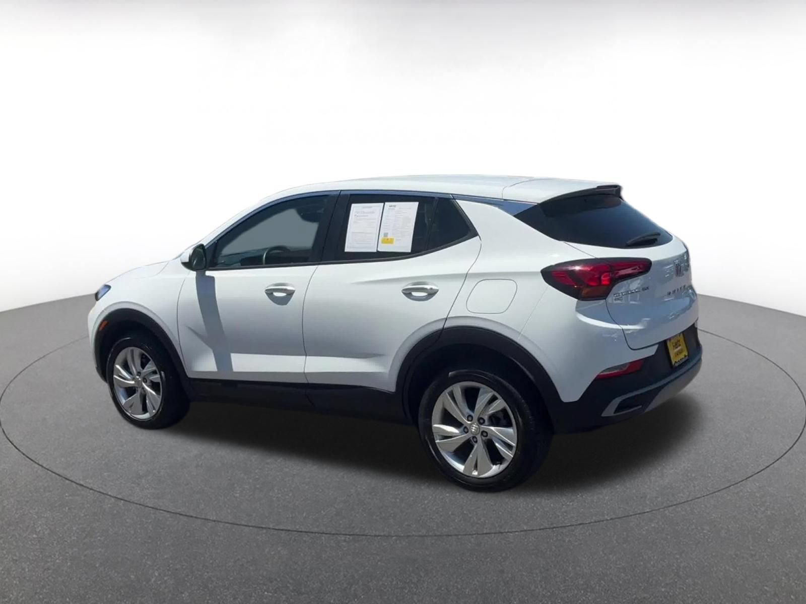 Used 2025 Buick Encore GX Preferred AWD/4WD image 10