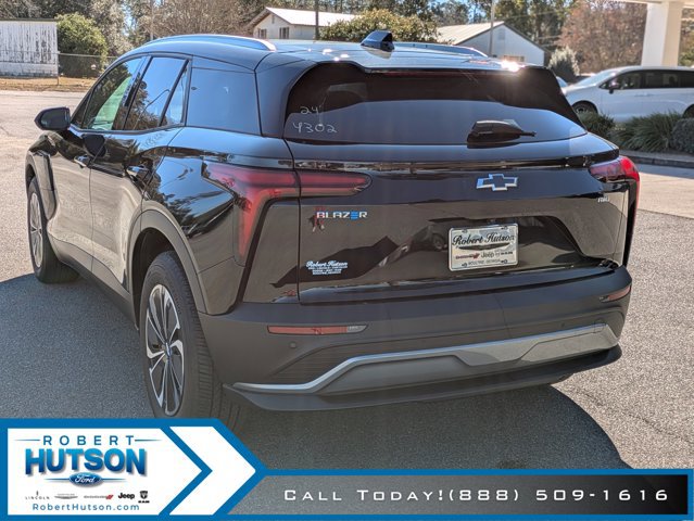 Used 2024 Chevrolet Blazer EV LT image 8