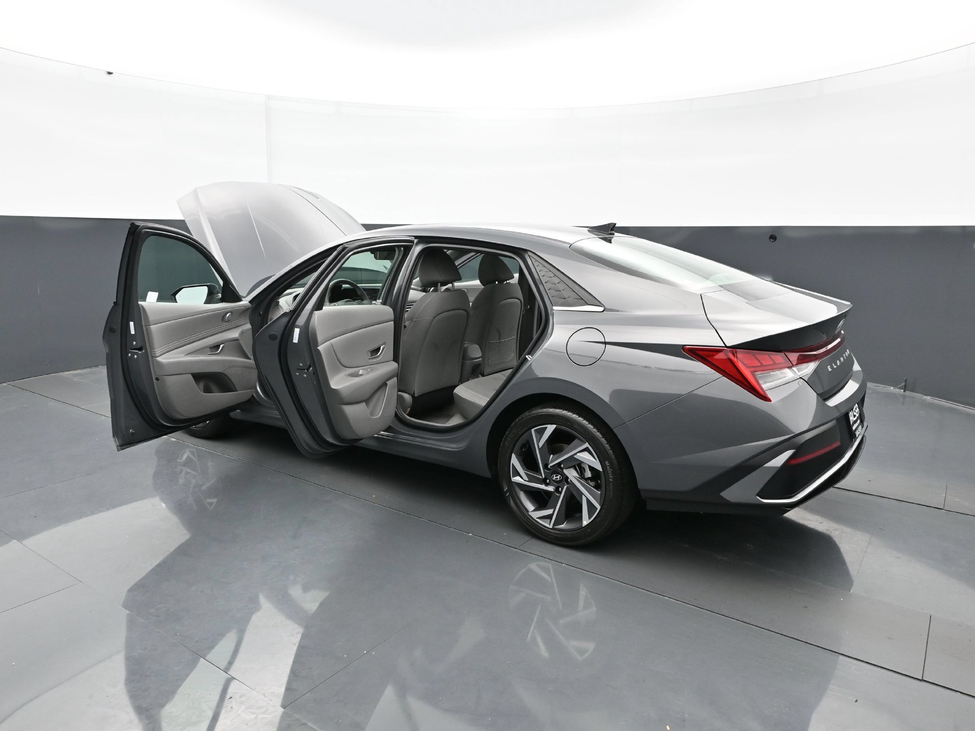Used 2025 Hyundai Elantra SEL FWD image 34